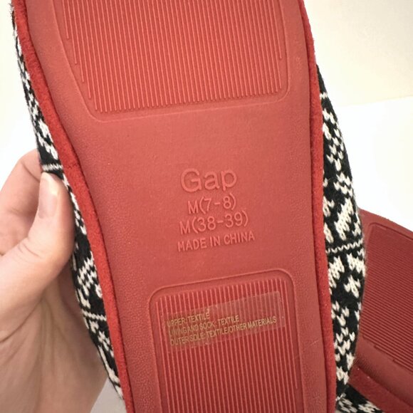 GAP (M) Soft Fair Isle Slippers Knit Faux-Fur Red Black Navy White Size 7 8 7.5 - Picture 7 of 11